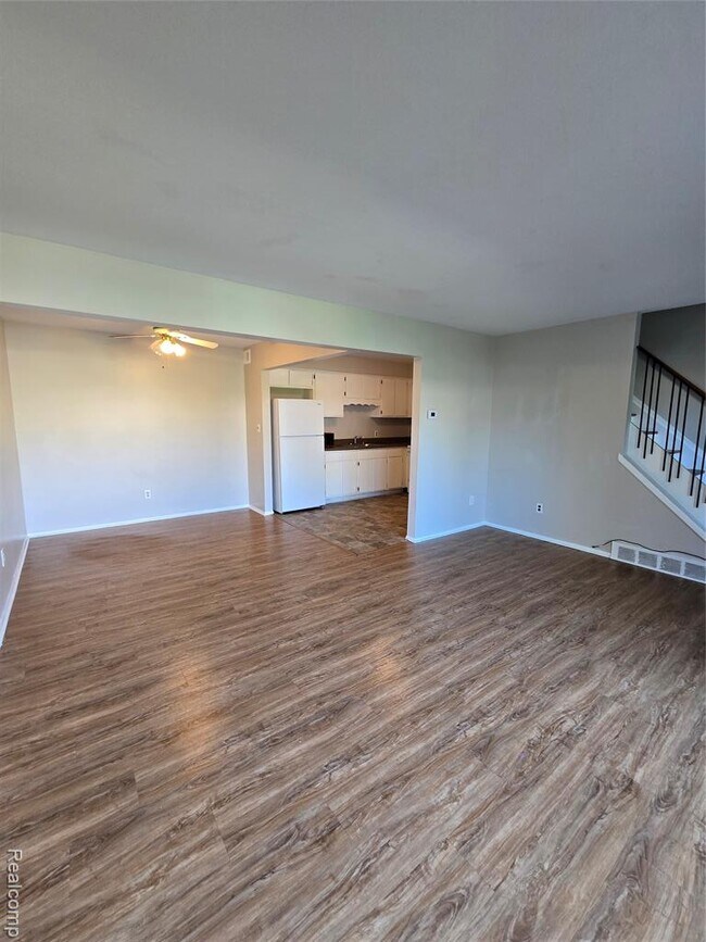 Foto del edificio - 30107 Lorraine Ave