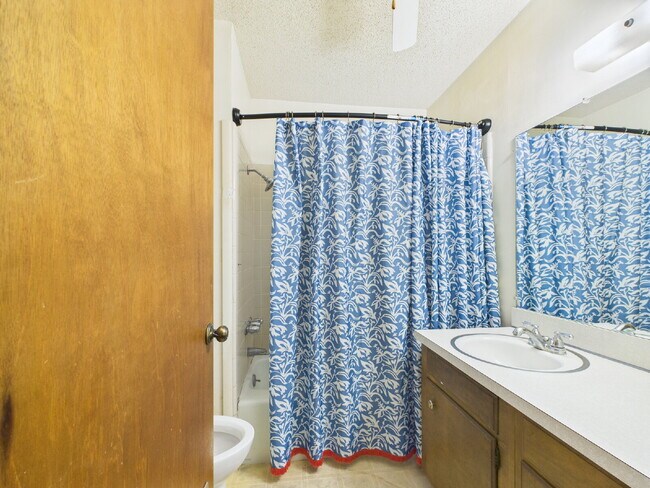 Foto del edificio - 3/1.5 Home in Established