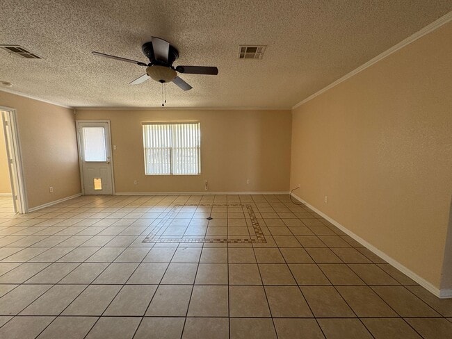 Building Photo - 4602 Hank Dr