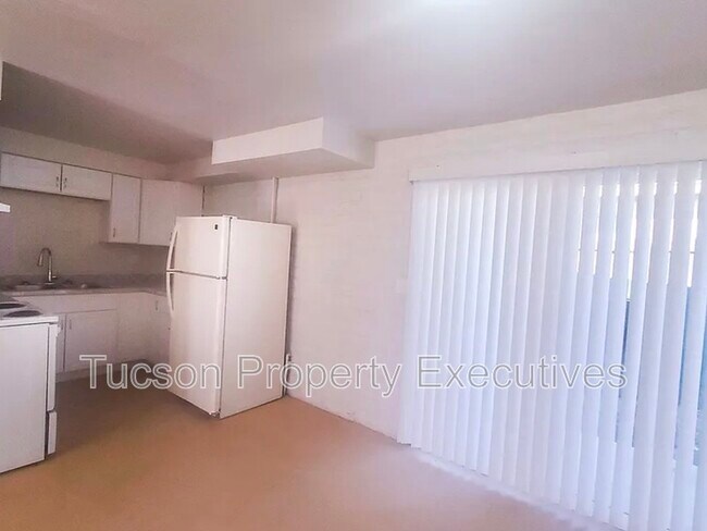 Foto del edificio - 319 E Blacklidge Dr