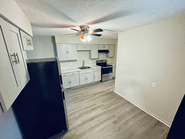 Foto del edificio - 3 Bed 2 Bath House For Rent