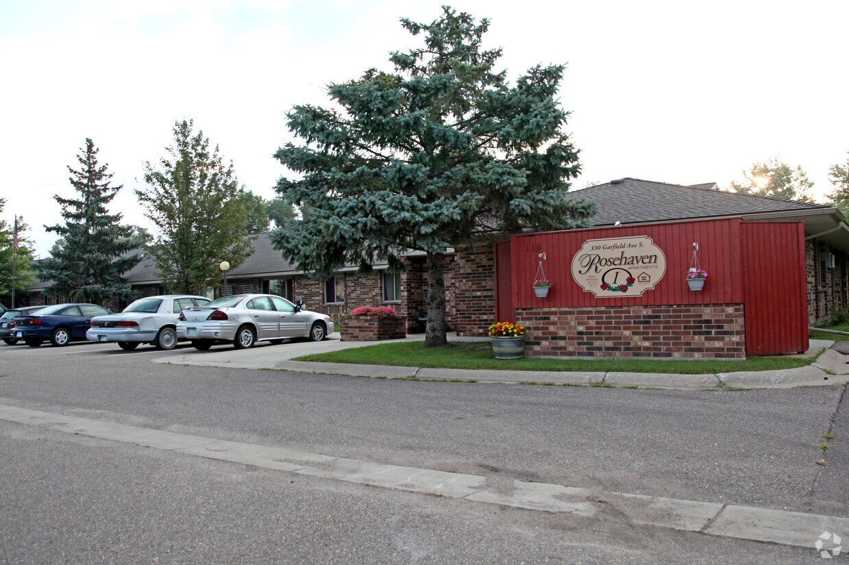 Building Photo - Rosehaven Apartments I