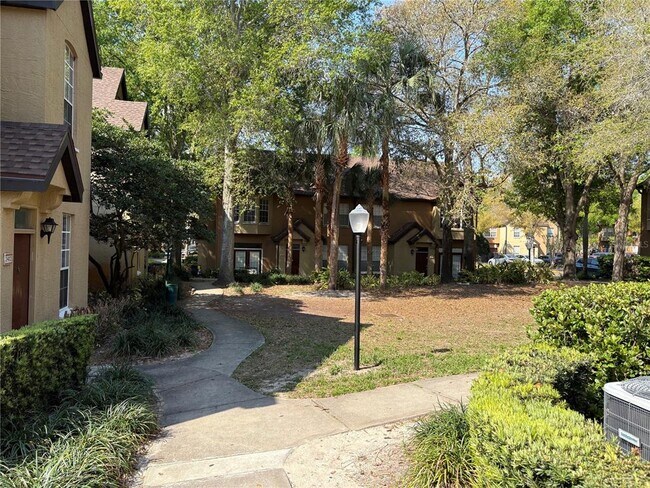 Foto del edificio - 6408 Raleigh St