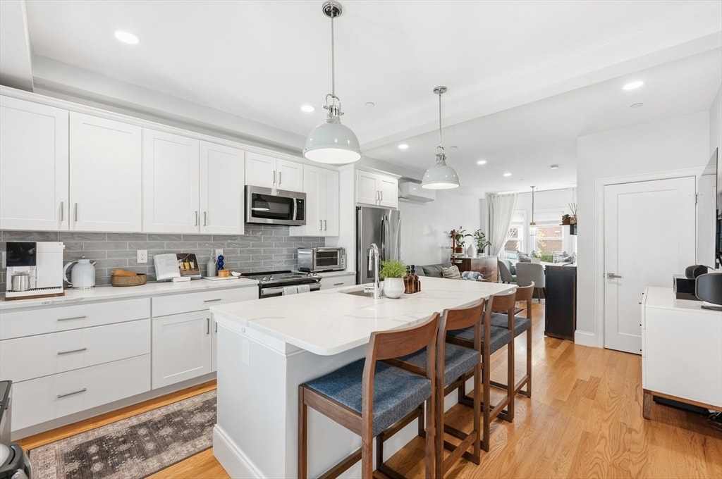 Foto principal - 64 O St