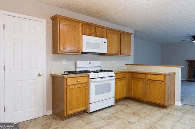 Building Photo - 813 Tucker Trail