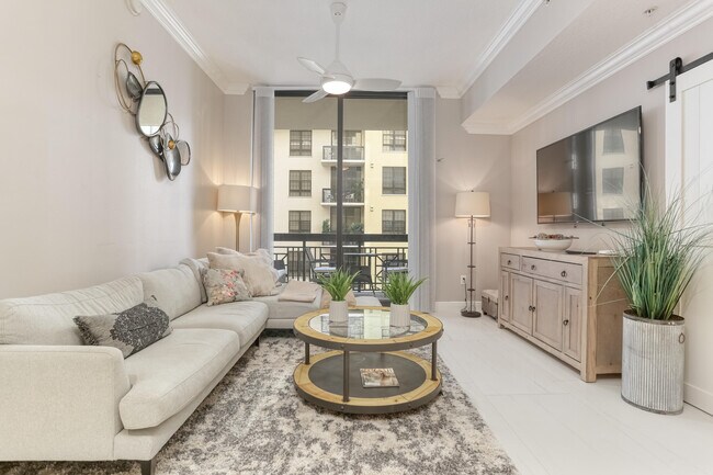 Foto del edificio - 701 S Olive Ave