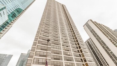 Building Photo - 360 E Randolph St