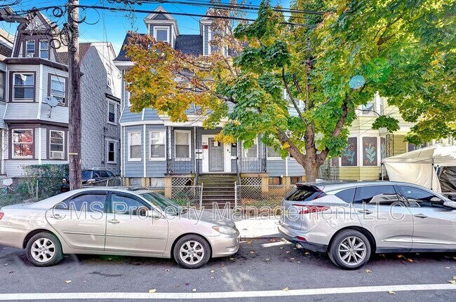 Foto del edificio - 142-144-144 Seymour Ave