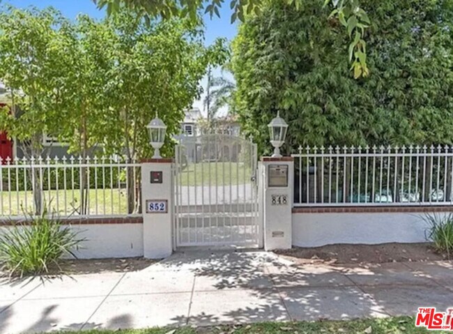 Foto del edificio - 852 11th St
