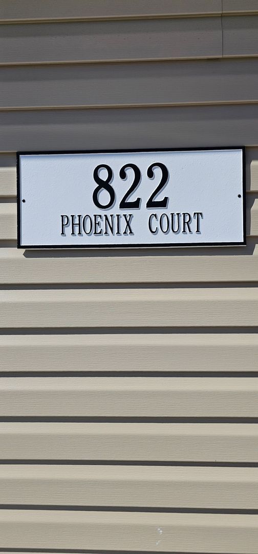 Foto del edificio - 822 Phoenix Ct