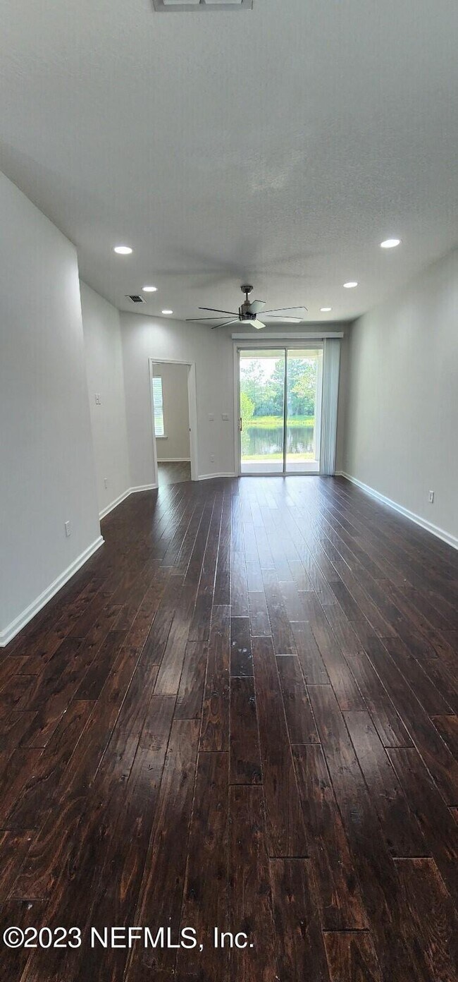 Building Photo - 143 Amistad Dr