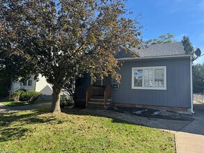 Building Photo - 5185 Clement Ave