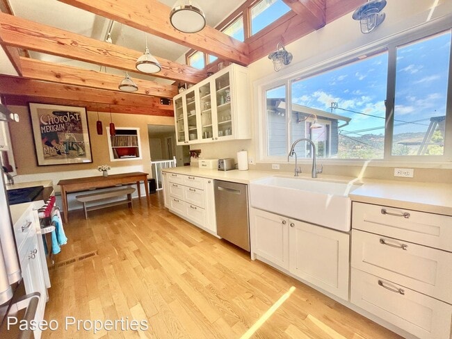 Building Photo - 4 br, 2 bath House - 120 Morning Sun