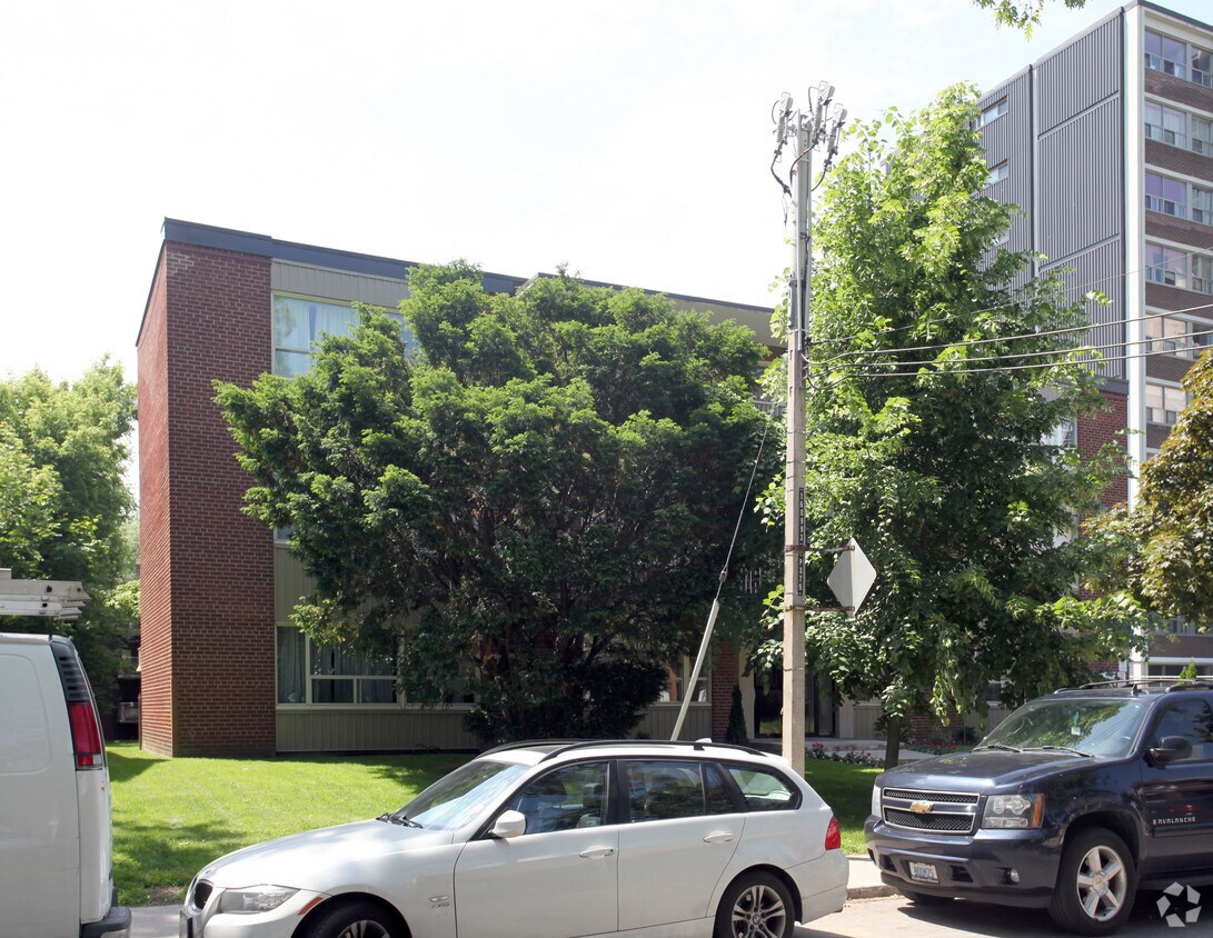 Photo du bâtiment - 375 Merton St