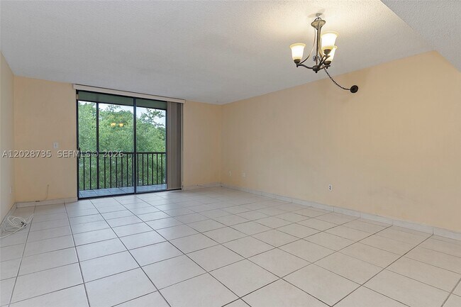 Building Photo - 8760 SW 133rd Ave