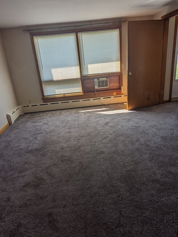 8 Everett Ave, ster, MA 01570 Townhome Rentals in ster MA