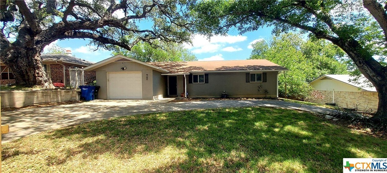 Primary Photo - 960 Spring Hill Dr