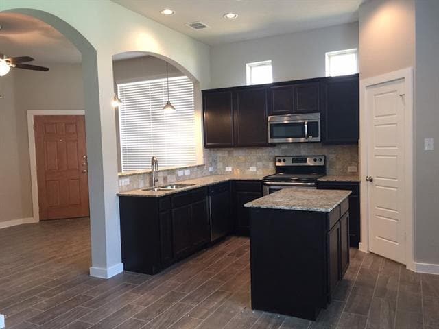 Building Photo - 1057 Sierra Vista Ct