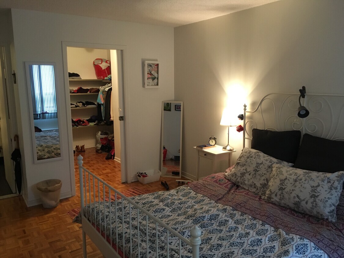 3470 Durocher St Unit 303, Montréal, QC H2X 2E1 Apartments 3470