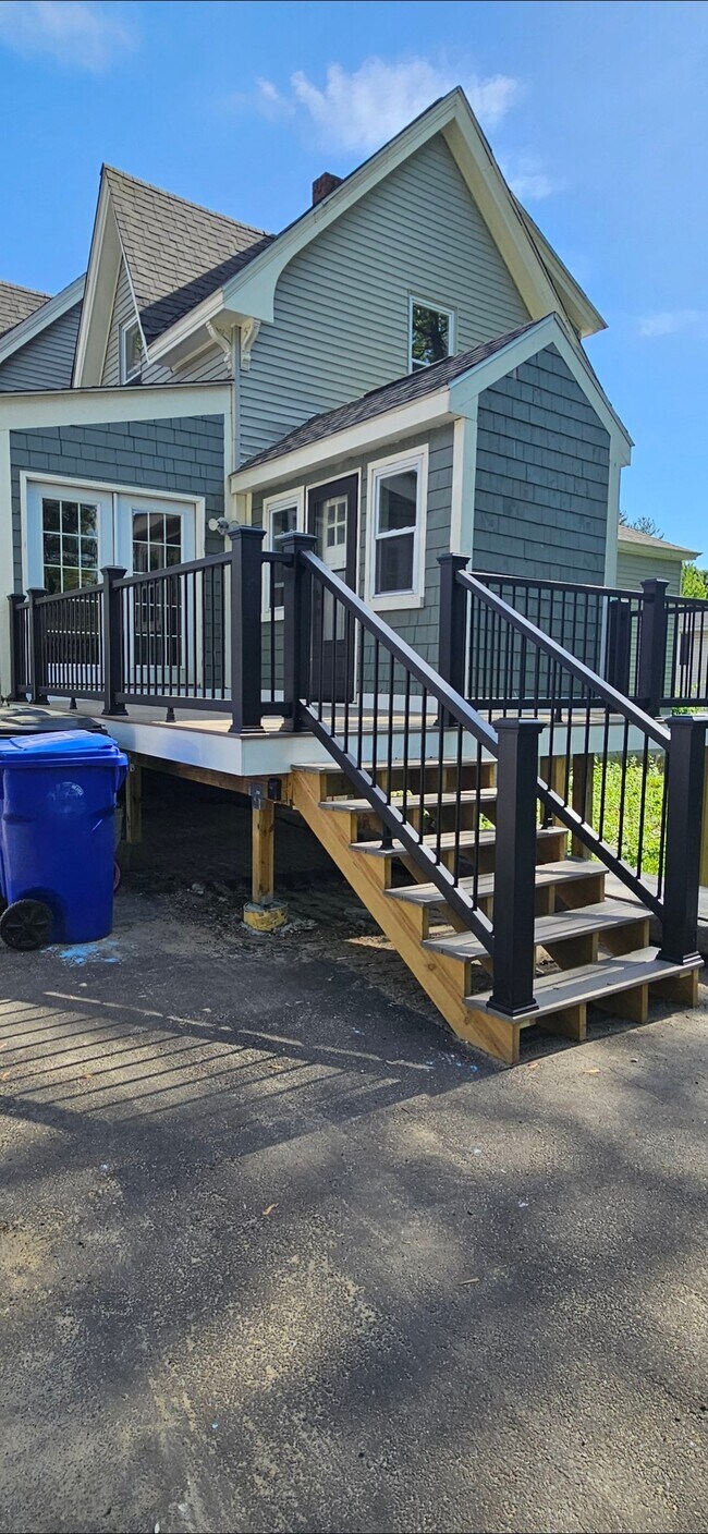 Building Photo - 1142 Cilley Rd