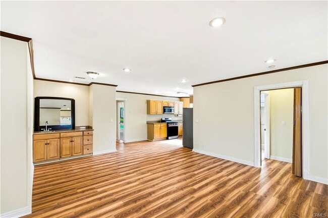 Foto del edificio - 5204 Etiwanda Ave