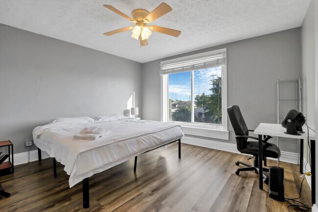 Foto del edificio - 614 E 2nd Ave