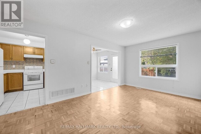 Building Photo - 10 Ferris St