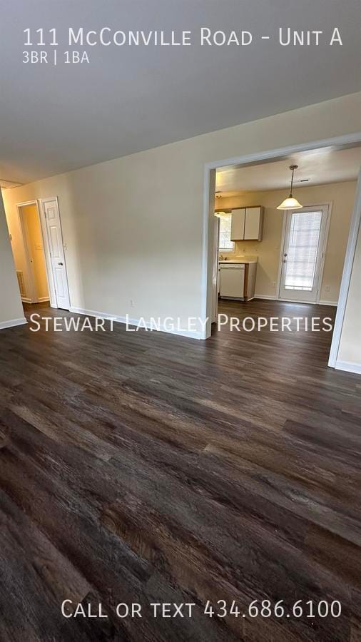 Foto del edificio - 111 McConville Rd