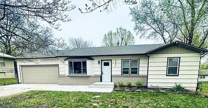 Building Photo - 5821 Hedges Ave
