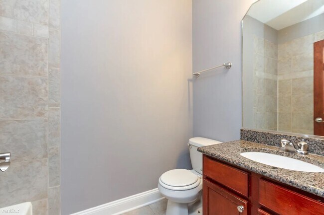 Foto del edificio - 3 br, 2 bath Condo - 1437 East 65th Place 2