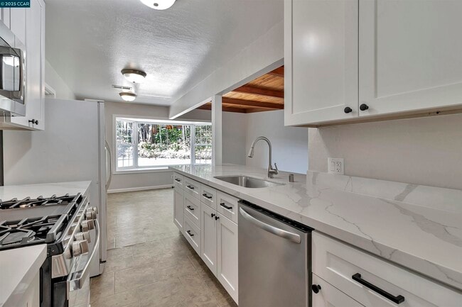 Building Photo - 520 Dawkins Dr