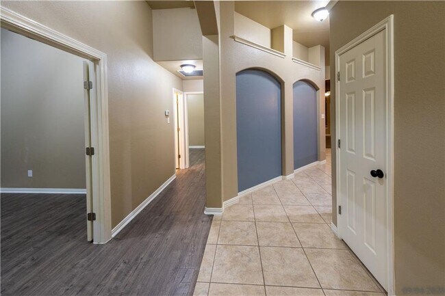 Building Photo - 2736 Santa Barbara Loop