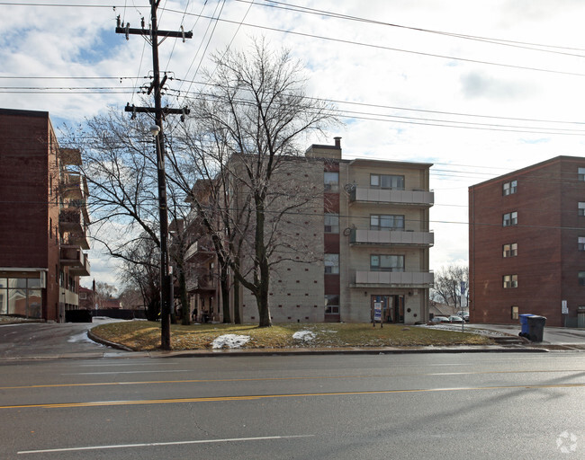 Building Photo - 1191 Ellesmere Rd
