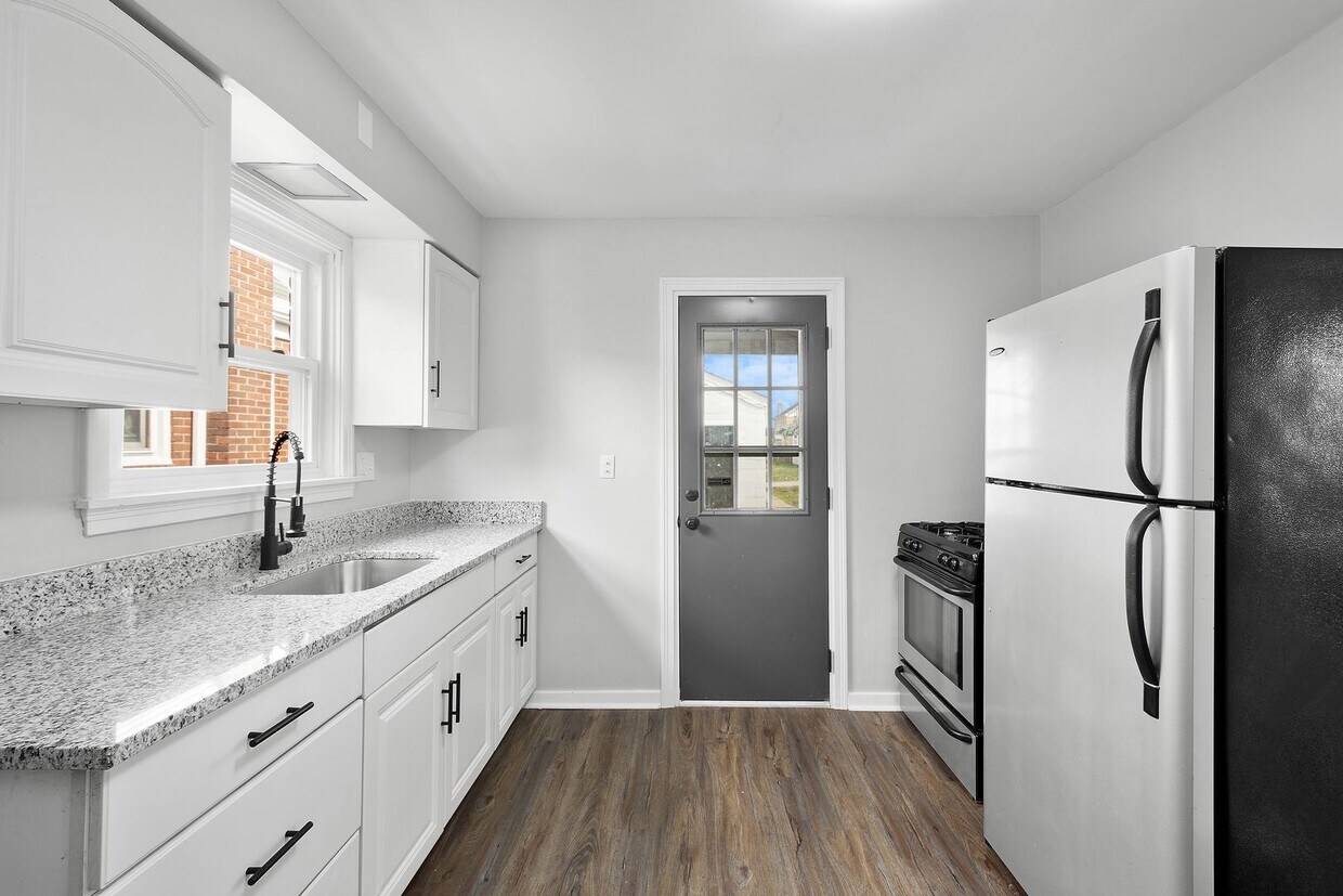 Photo - 826 Miller Avenue