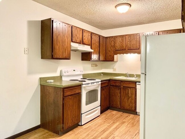 Photo - Great Two Bedroom, One Bath Apartments for Rent in East Loveland!  2 Weeks Free, Flexible lease t...