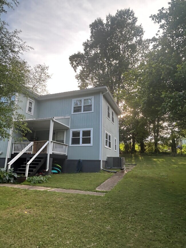 Foto del edificio - 111 Hoyt Ln