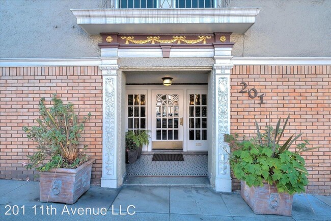 Building Photo - 201 11th Avenue, Unit 6