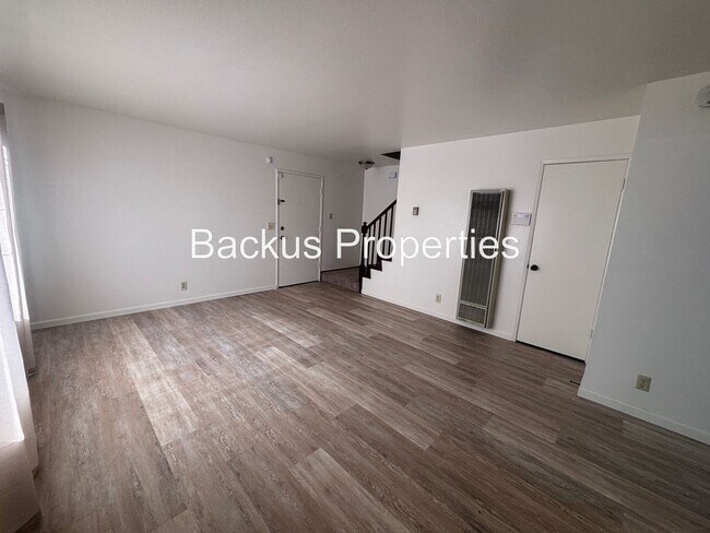 Foto del edificio - Wonderful newly remodeled duplex located in South Salinas