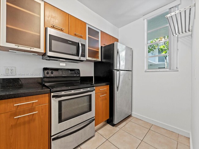 Foto del edificio - 750 NE 64th St