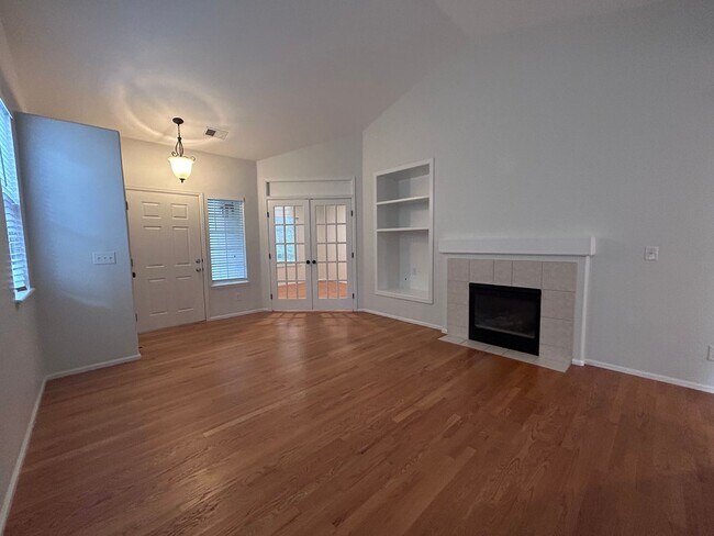 Foto del edificio - 6897 W Rockland Pl