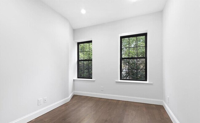 Building Photo - 703 Greene Ave