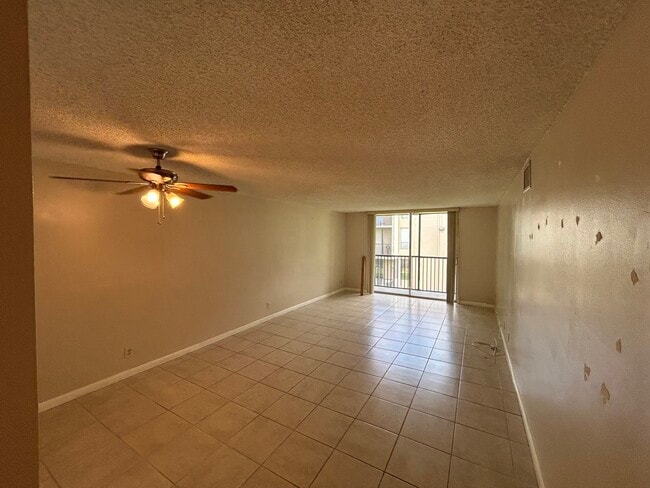Building Photo - 7173 Orange Dr