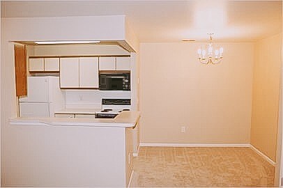 Building Photo - 3670 S John Hix Rd