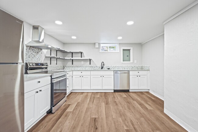 Building Photo - 3431 SE 38th Ave