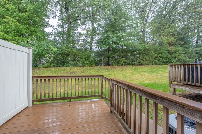 Building Photo - Modern 2 Bedroom Condo with Ensuite Baths ...