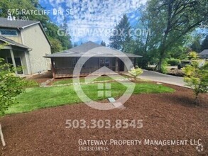Building Photo - 675 Ratcliff Dr SE