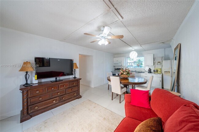 Foto del edificio - 1678 SW 11th St
