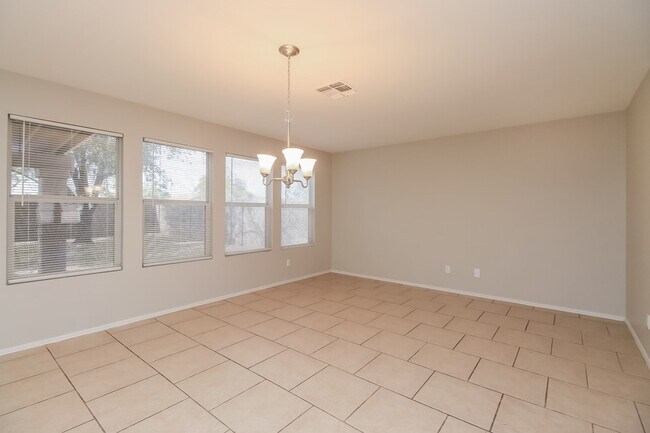 Building Photo - 2904 S 81St St