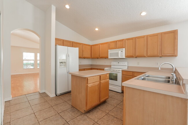 Building Photo - 14308 Verano Dr