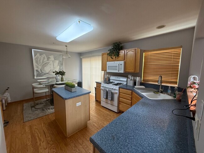 Foto del edificio - 12849 W Wakefield Dr